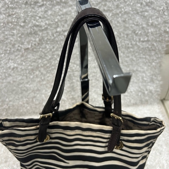 Michael Kors MK Canvas Tote in Zebra Print - Picture 7 of 16